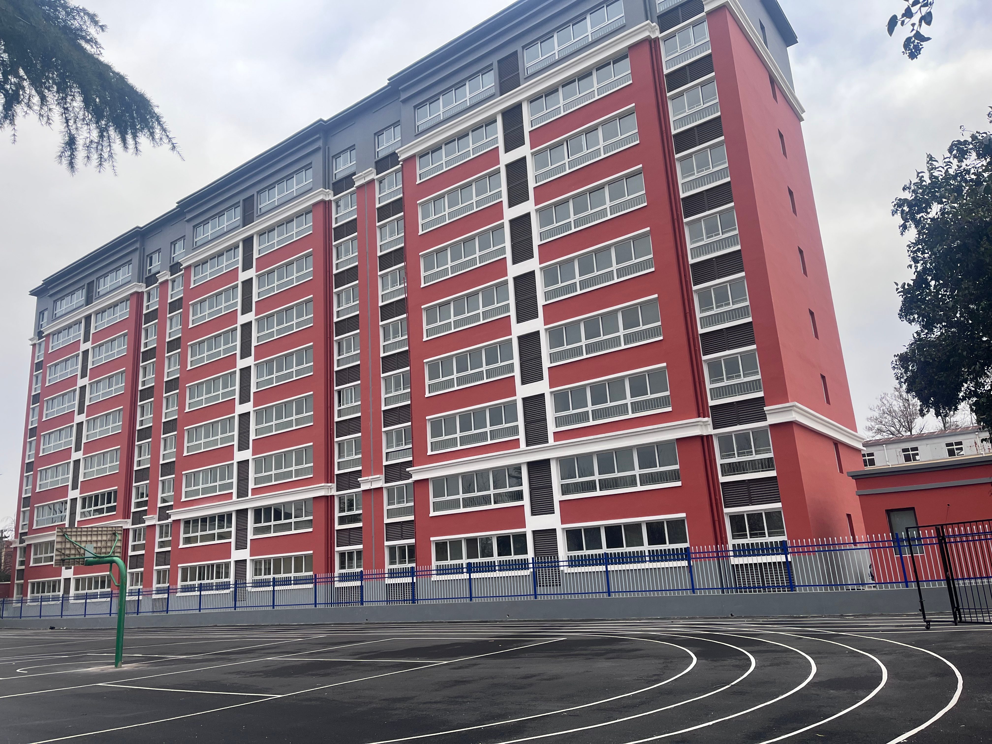 新安县白墙产业园安设幼区项目